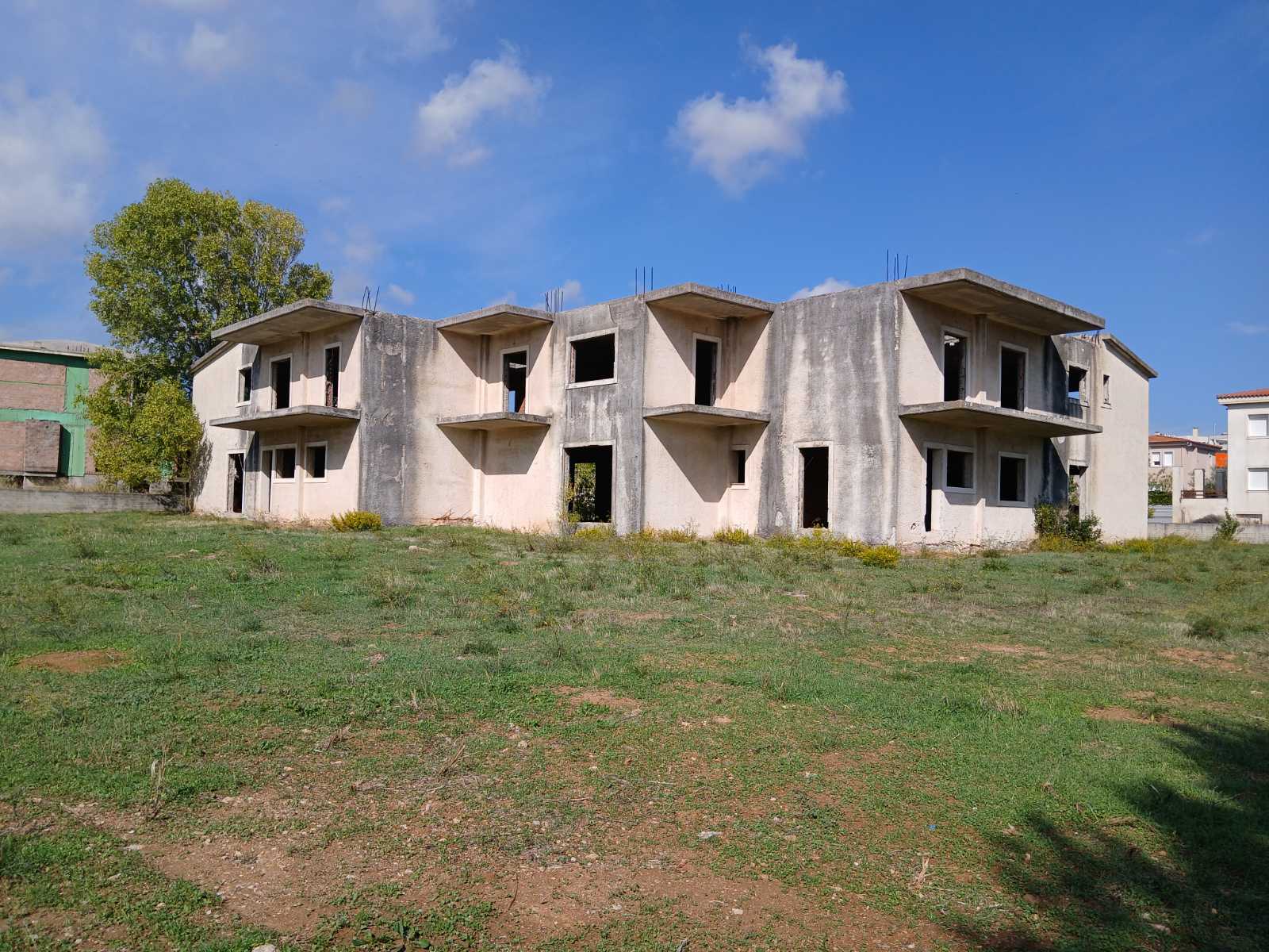 Οικόπεδο με κτίσμα  σε πλειστηριασμό Δήμος Διονύσου