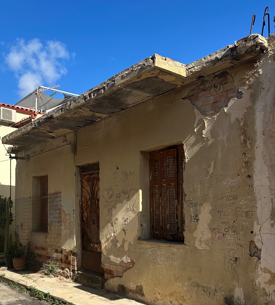 Οικόπεδο με κτίσμα  σε πλειστηριασμό Δήμος Χανίων