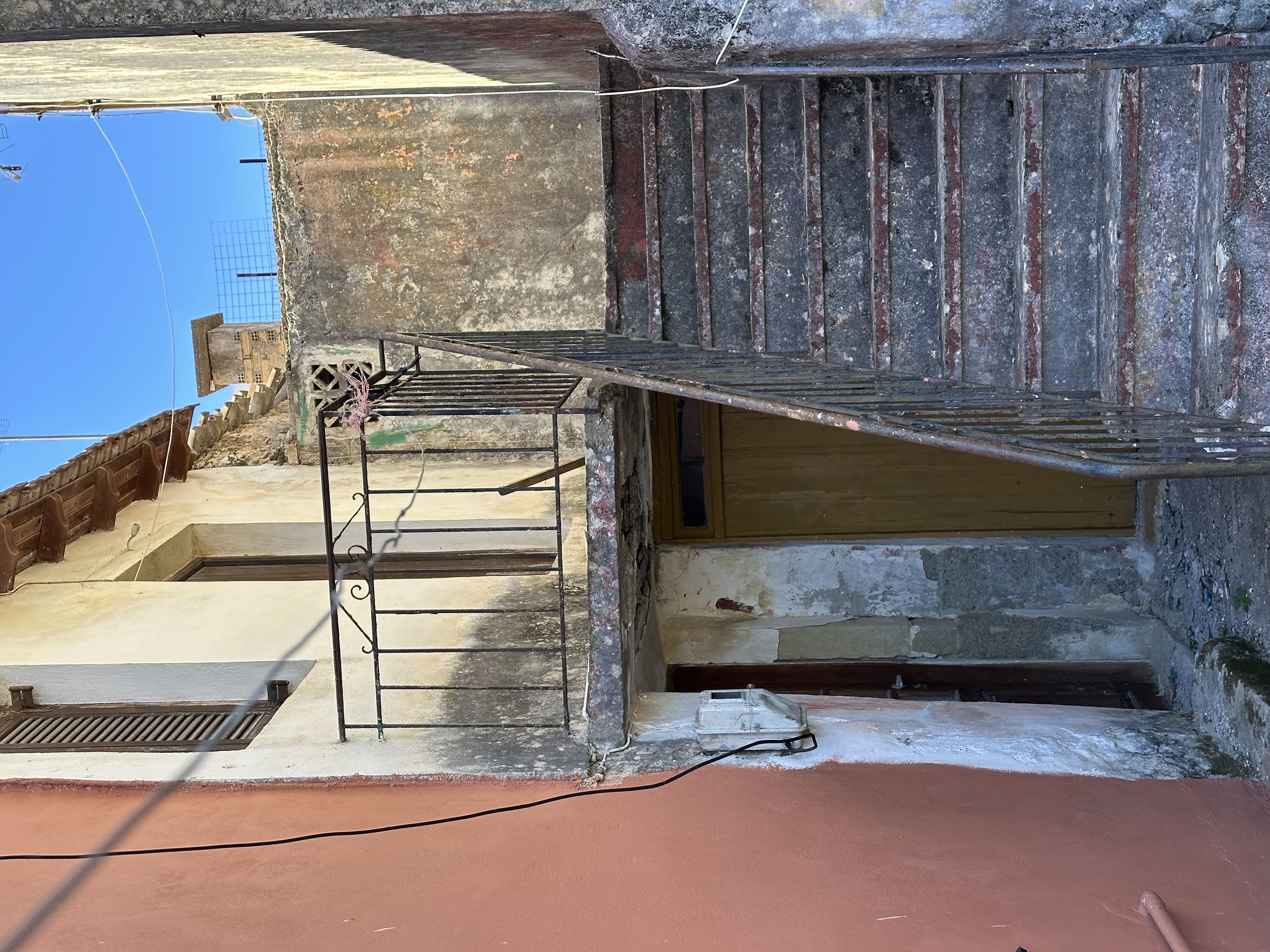 Οικόπεδο με κτίσμα  σε πλειστηριασμό Δήμος Κέρκυρας