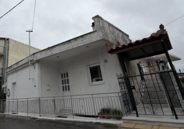 Οικόπεδο με κτίσμα  σε πλειστηριασμό Δήμος Ωρωπού