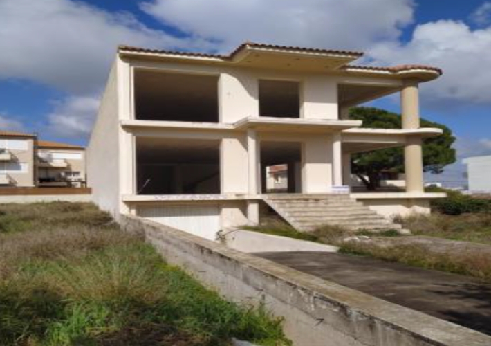 Ημιτελές επαγγελματικό κτήριο 572 τ.μ. με χώρο στάθμευσης