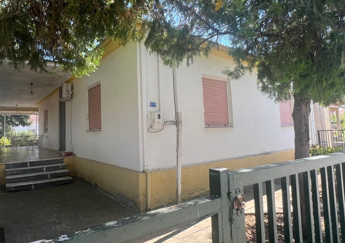Μονοκατοικία 121 τ.μ. με αποθήκες 56 τ.μ.