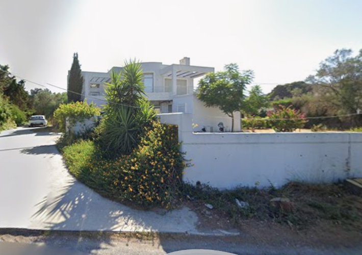 Κτήριο 360 τ.μ. με θέση σταθμευσης