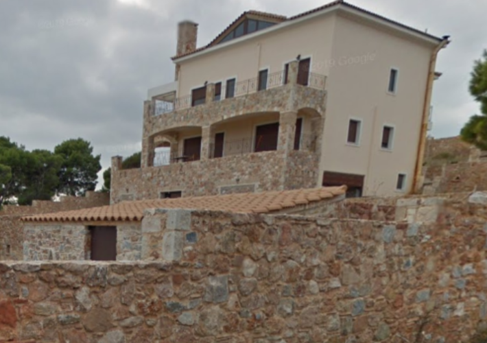 Μονοκατοικίες 608 τ.μ. με θέσεις στάθμευσης