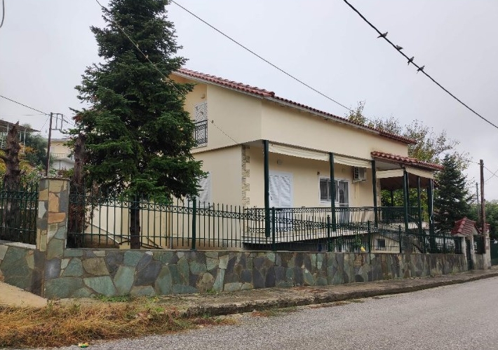 Μονοκατοικίες 393 τ.μ.