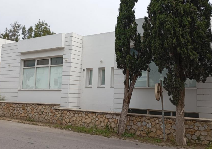 Κατάστημα 106 τ.μ. με υπόγειο 100 τ.μ. και θέση στάθμευσης