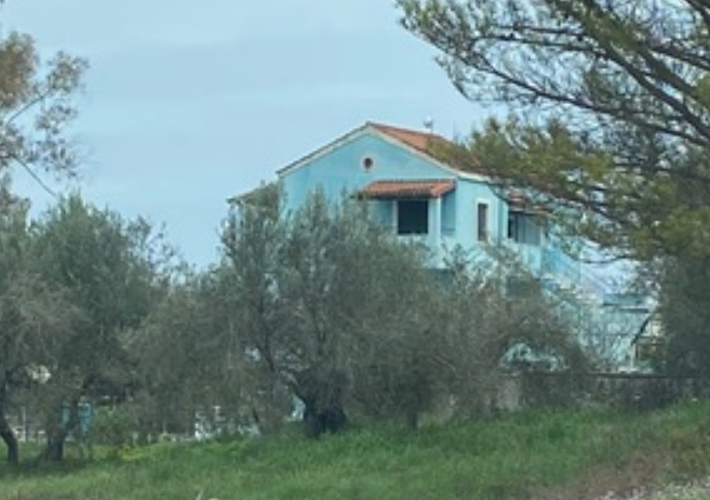 Ενοικιαζόμενα διαμερίσματα 300 τ.μ. με πισίνα