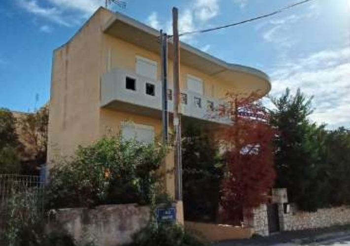 Μεζονέτα 210 τ.μ. με θέση στάθμευσης