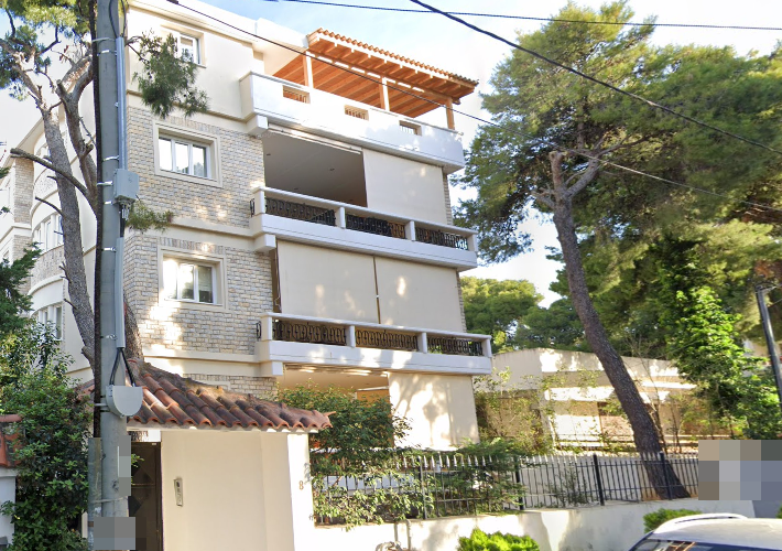 Κτήριο κατοικιών 887 τ.μ. με θέσεις στάθμευσης και πισίνα