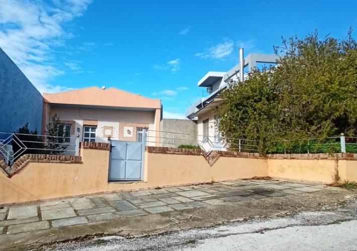 Μονοκατοικία 84 τ.μ. με χώρο 12 τ.μ. και θέση στάθμευσης