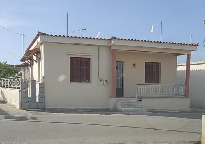 Μονοκατοικία 100 τ.μ. με αποθήκη 31 τ.μ.