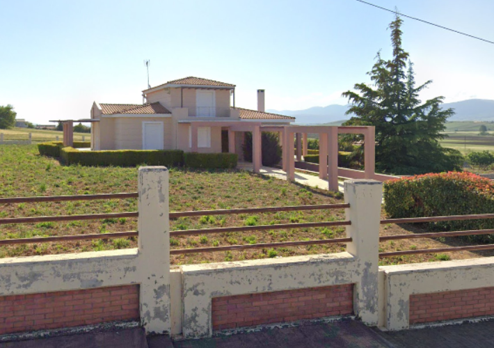 Μονοκατοικία 361 τ.μ. και βοηθητικός χώρος 50 τ.μ.