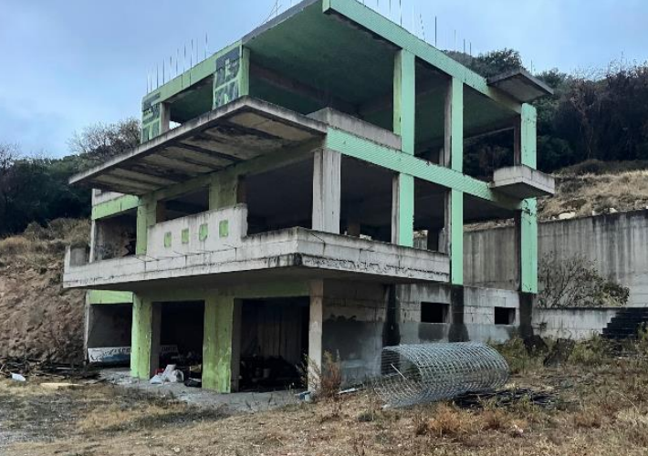 Ημιτελής μονοκατοικία 272 τ.μ. με θέση στάθμευσης