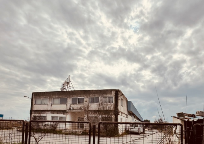 Βιοτεχνικό κτήριο 1.390 τ.μ. με βοηθητικούς χώρους 500 τ.μ.