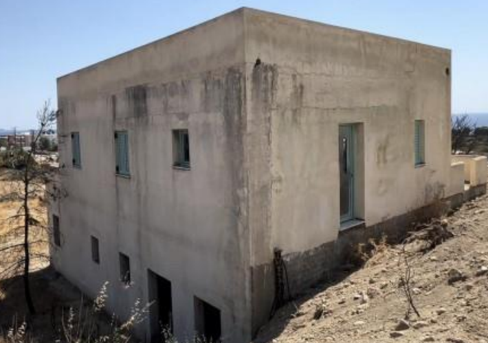 Ημιτελές κτήριο κατοικιών 150 τ.μ.