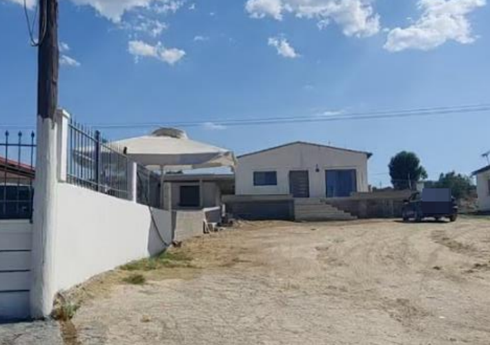 Μονοκατοικία 152 τ.μ. με αποθήκες 65 τ.μ.