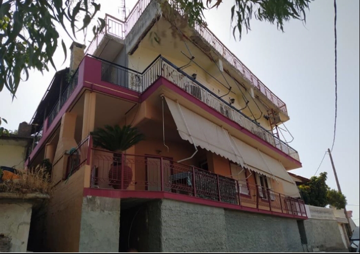 Κτήριο κατοικιών 749 τ.μ.