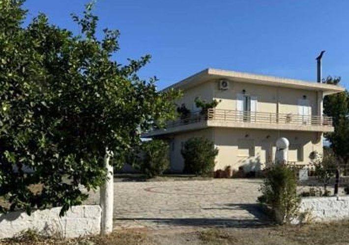 Μονοκατοικία 212 τ.μ. και αποθήκη