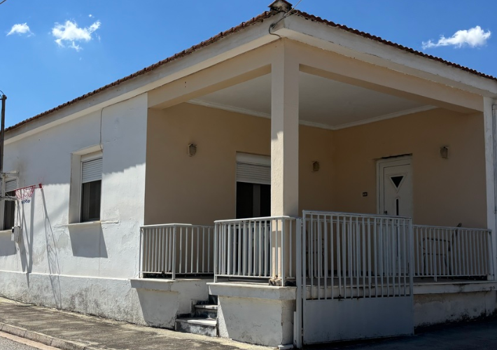 Μονοκατοικία 114 τ.μ. με αποθήκη 48 τ.μ.