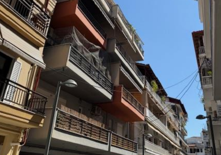 Διαμέρισμα 64 τ.μ. και θέση στάθμευσης