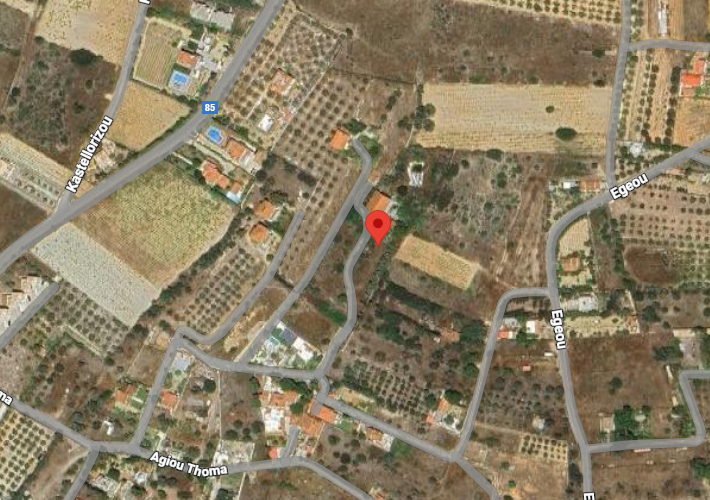 Μονοκατοικία 437 τ.μ. με αποθήκες 100 τ.μ., θέσεις στάθμευσης, και πισίνα