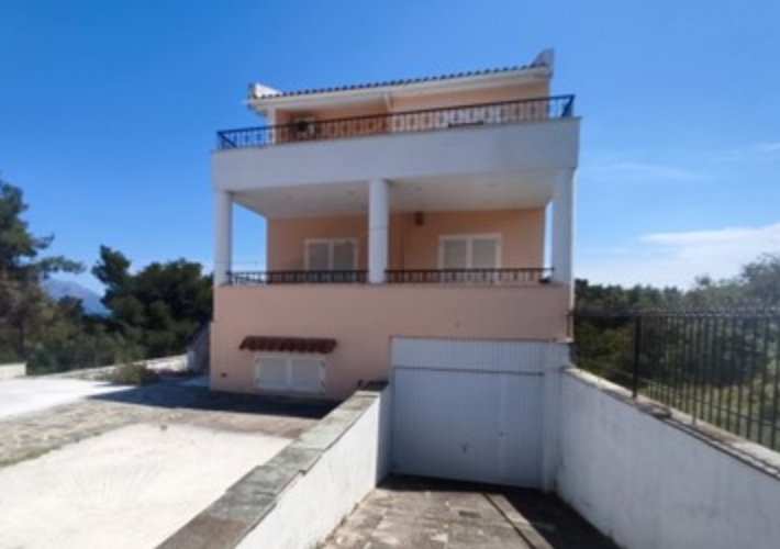 Μονοκατοικία 253 τ.μ. με θέση στάθμευσης