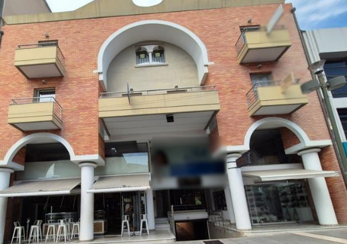 Ημιτελές επαγγελματικό κτήριο 1.340 τ.μ.