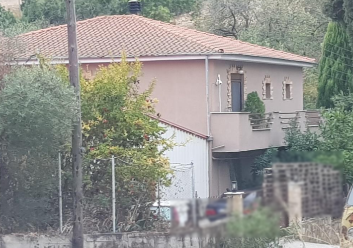 Κτήριο κατοικιών 524 τ.μ. με αποθήκη 229 τ.μ.