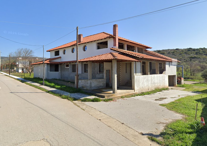 Μονοκατοικία 288 τ.μ. με θέση στάθμευσης και βοηθητικούς χώρους 62 τ.μ.