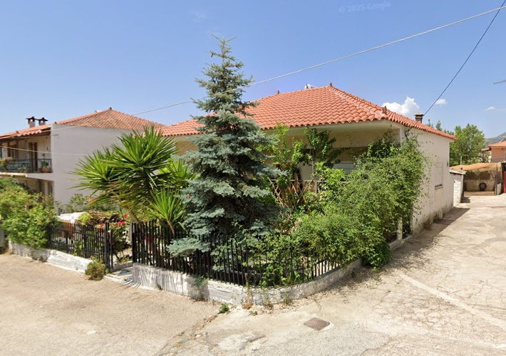 Μονοκατοικία 137 τ.μ. και αποθήκη 41 τ.μ.